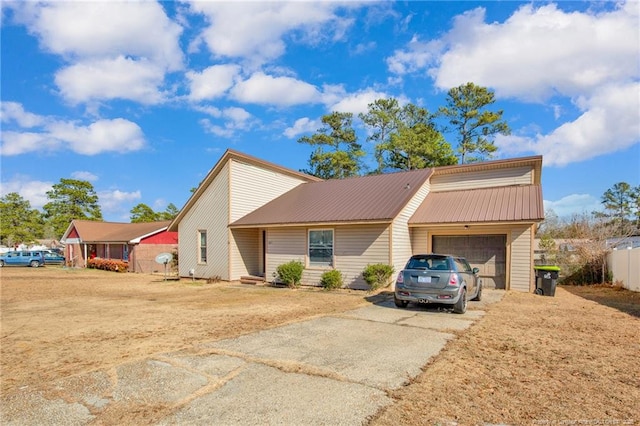 view of front of house with a garage