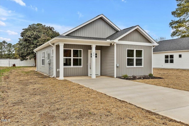 view of front of home with a front lawn