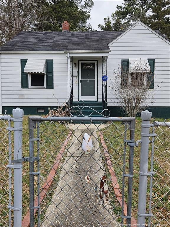 view of front of house featuring a front yard