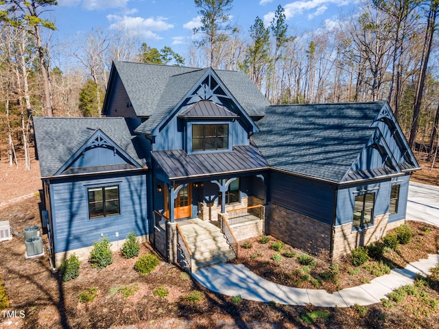 view of front of property featuring covered porch