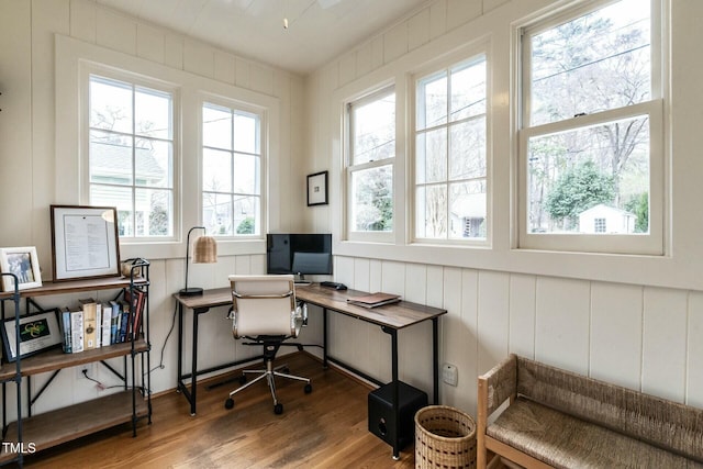 office with hardwood / wood-style floors