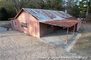 view of outdoor structure