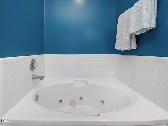 bathroom featuring a bathing tub