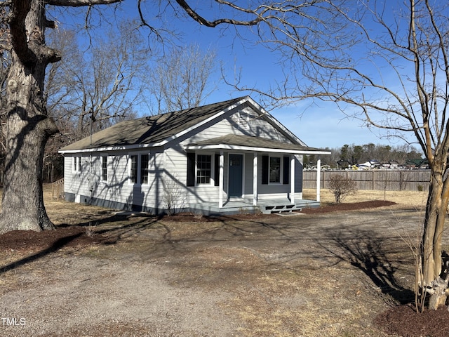 view of front facade featuring a porch