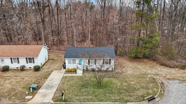 view of front of property with a front lawn