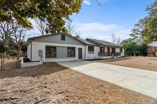 view of front of home with covered porch