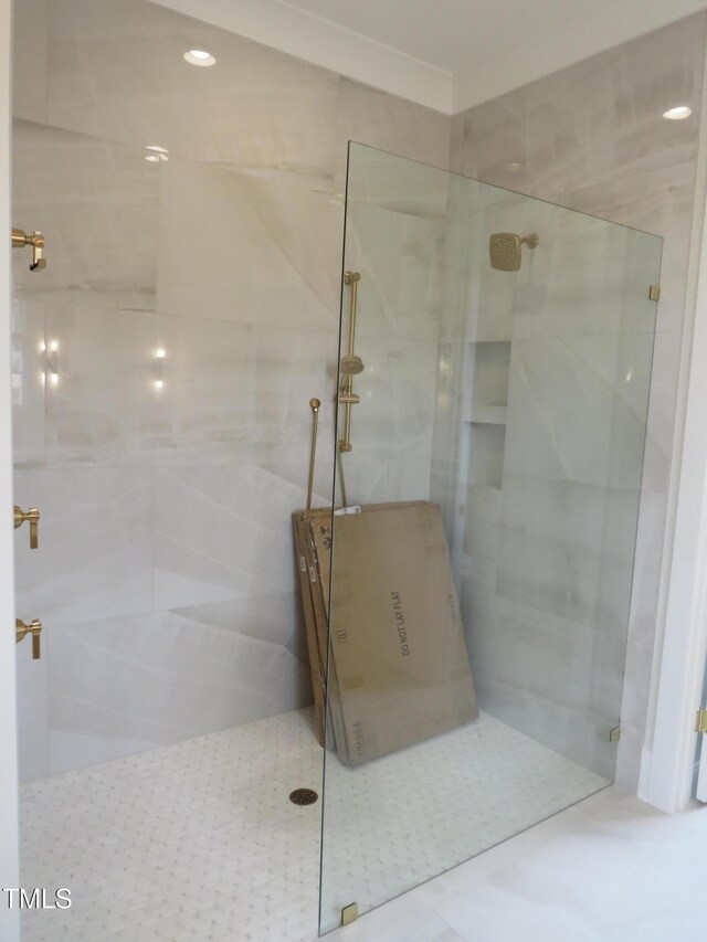 bathroom with walk in shower