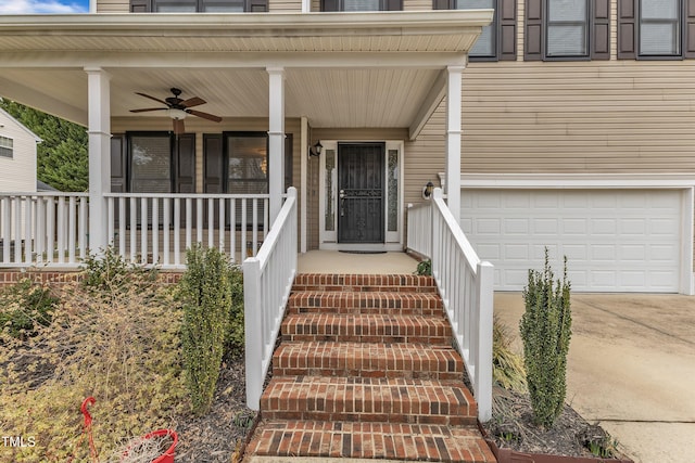 property entrance with ceiling fan