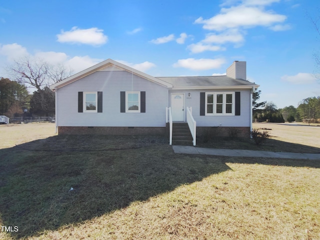 view of front of property with a front yard