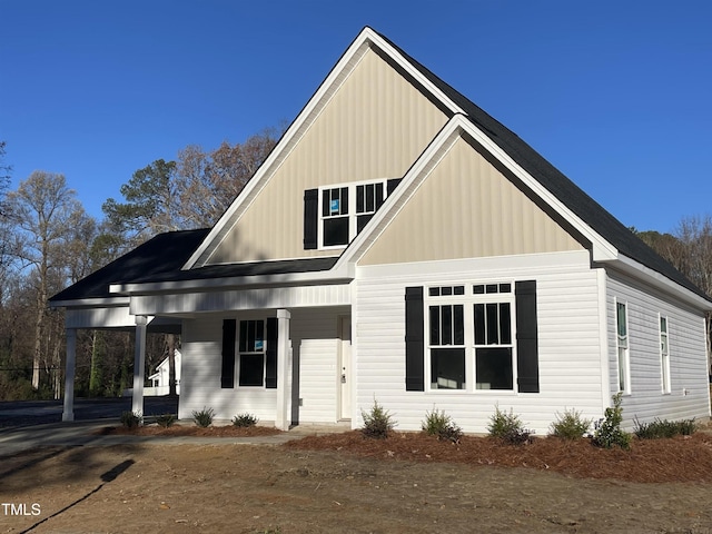 view of front of property