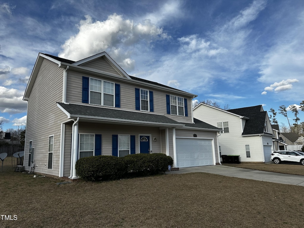 traditional-style house with driveway