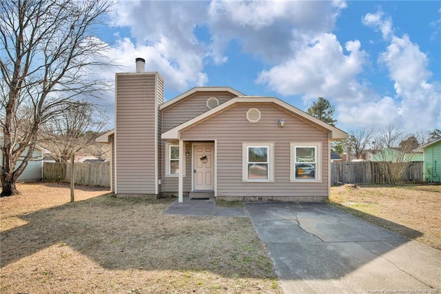 view of front of home with a front yard