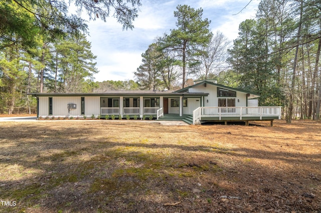 view of front facade with covered porch