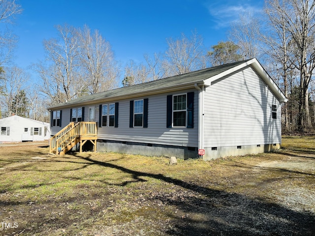 view of front of house with a front yard