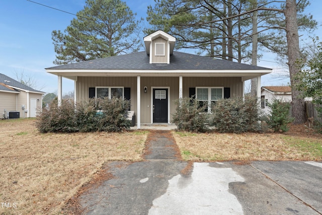 view of front of home featuring central AC