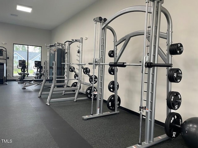 exercise room featuring visible vents