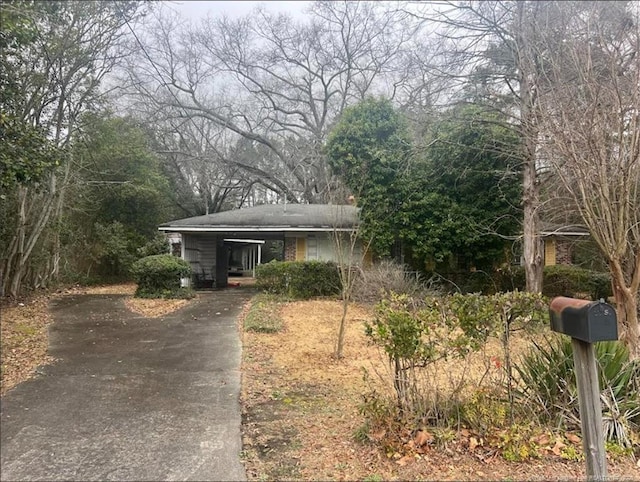 view of front of property