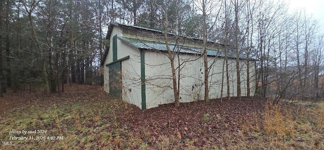 view of outbuilding