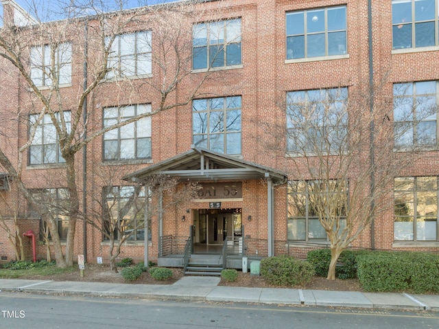 view of front facade