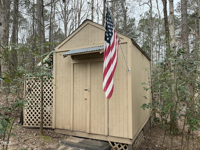 view of outbuilding