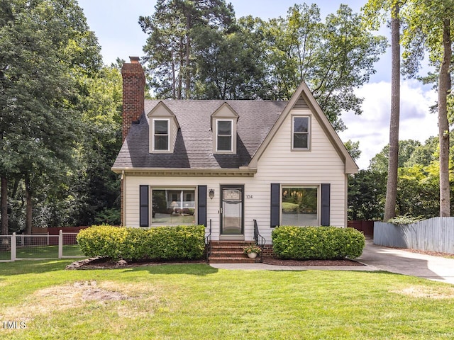 view of front of property with a front yard