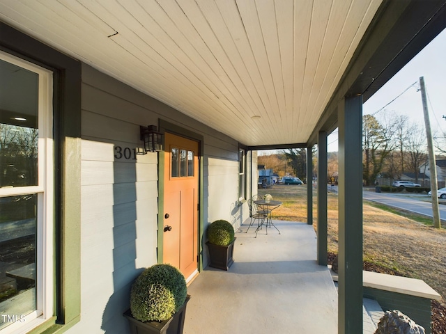 view of patio / terrace featuring covered porch