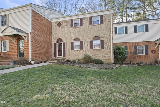 view of front of house featuring a front lawn