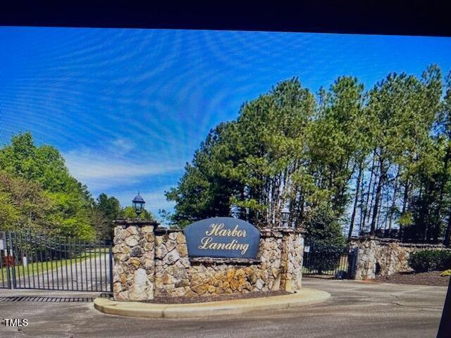286 Harbor Dr, Macon, NC 27551