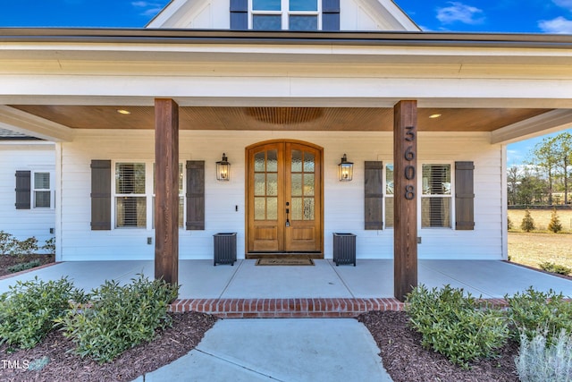 property entrance with a porch