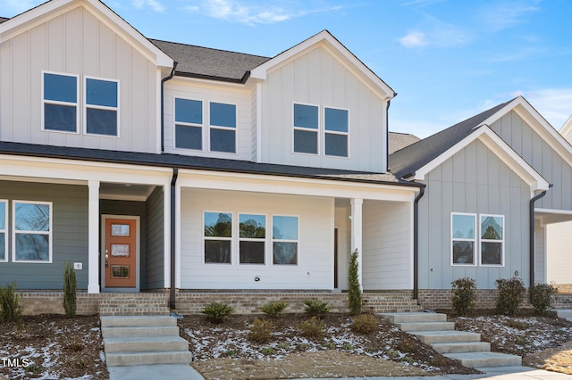 view of front of house featuring covered porch