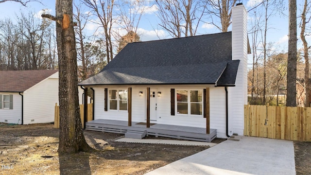 view of front of home featuring a porch