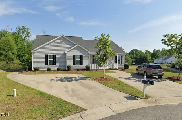 view of front of house featuring a front yard