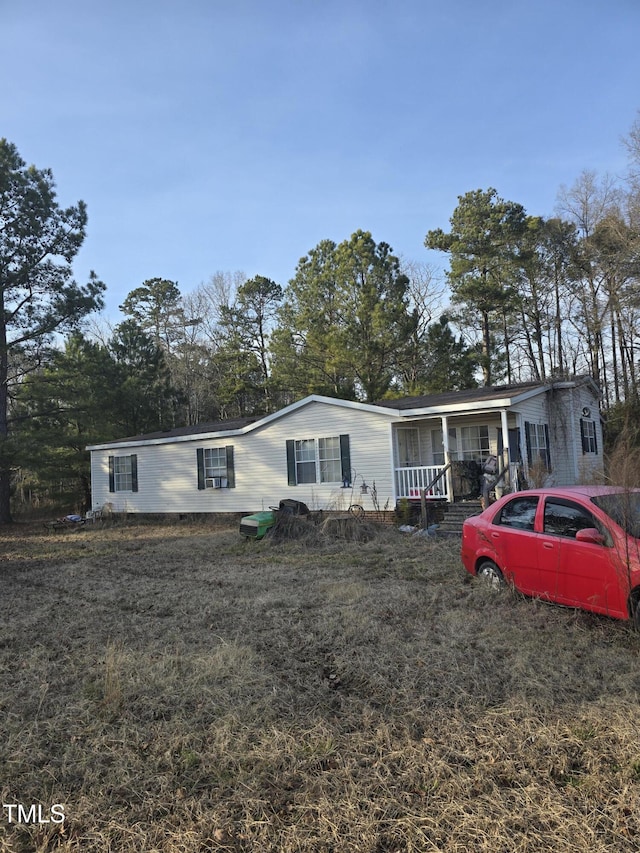 view of front of home featuring a porch