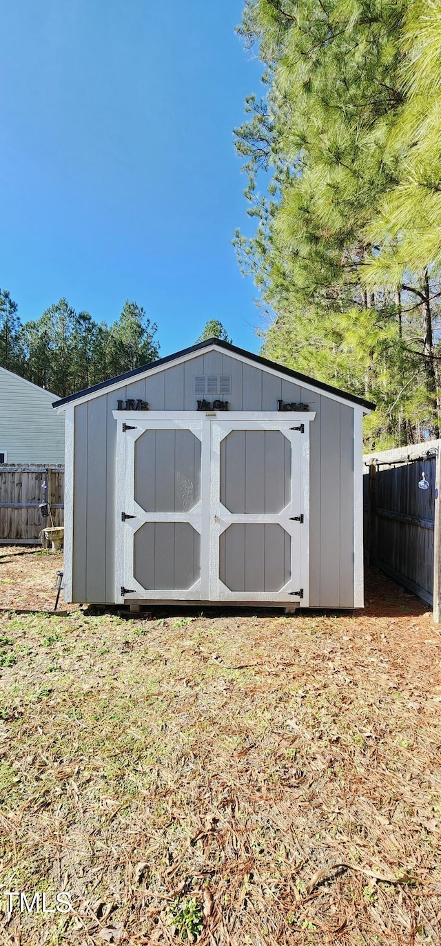 view of outbuilding