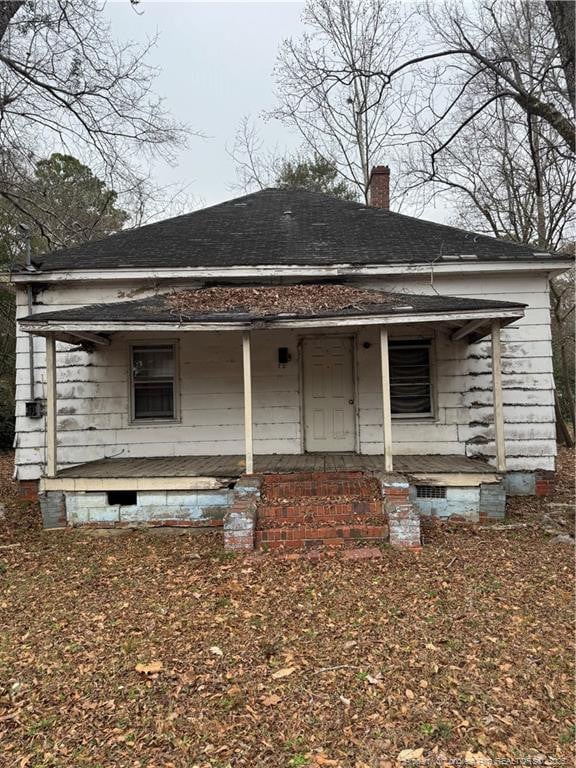 bungalow featuring covered porch