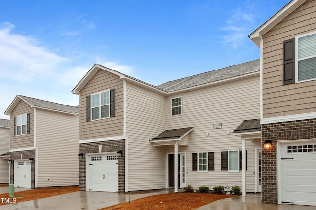 view of front facade featuring a garage