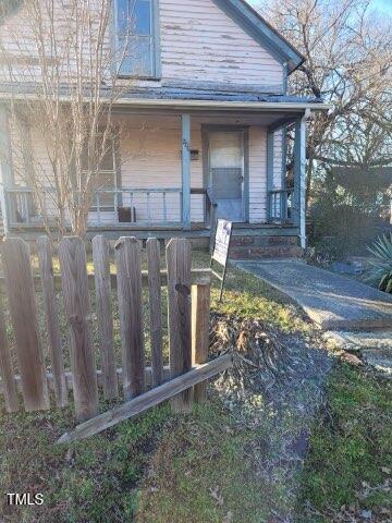 entrance to property with a porch