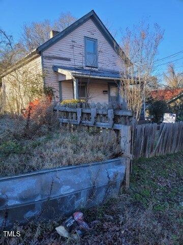 view of front of property