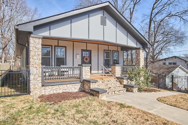 view of front facade featuring covered porch