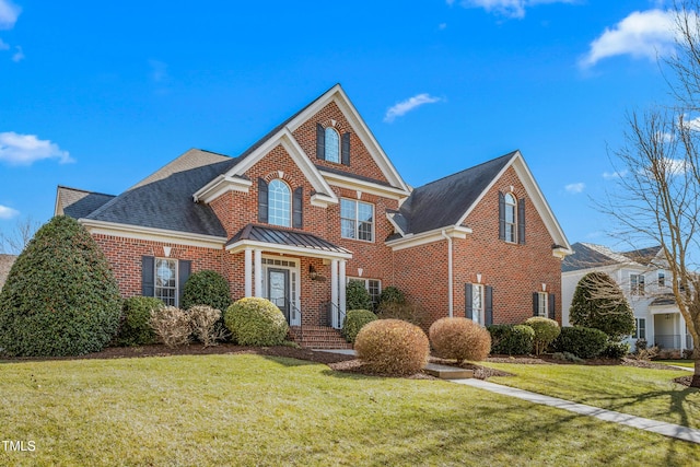 view of front property featuring a front yard