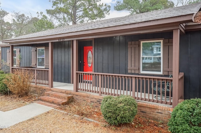 ranch-style house with a porch