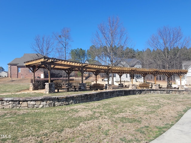 view of yard with a pergola