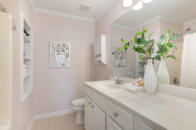 full bath featuring visible vents, crown molding, baseboards, toilet, and vanity