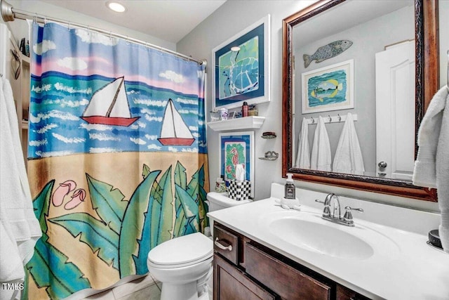 bathroom featuring a shower with shower curtain, vanity, and toilet