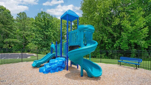 517 Old Battle Bridge Rd, Wendell, NC 27591 - communal playground featuring fence