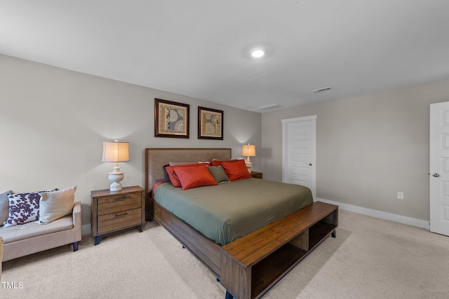 bedroom featuring light colored carpet, visible vents, baseboards, and recessed lighting