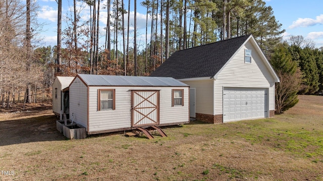 view of detached garage