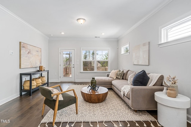 living room with baseboards, dark wood-type flooring, recessed lighting, and crown molding