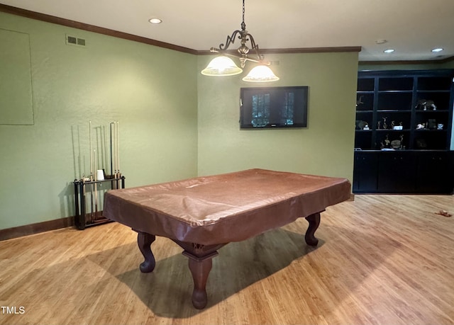 game room featuring crown molding, visible vents, wood finished floors, and pool table