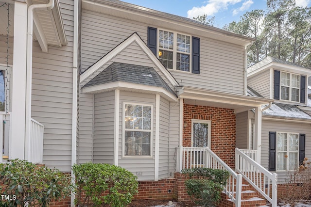 view of front of property featuring crawl space